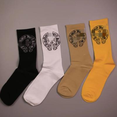 China OEM QUICK DRY LOGO Chrome Hearys Vloneys off whiteys men's and women's street dance skateboard in tube cotton cross socks for sale