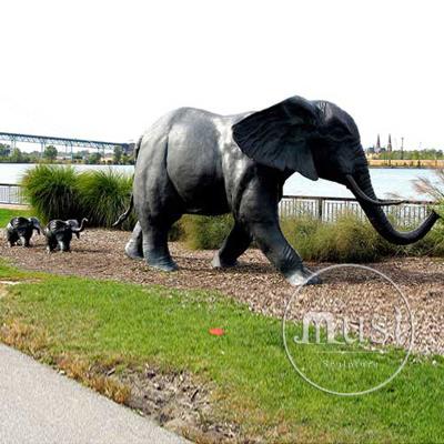 China Europe Theme Park Bronze Sculpture Metal Craft Elephant Cartoon Statue for sale