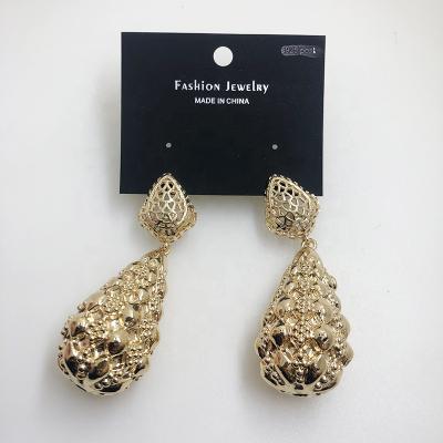 China Hot Trendy Trendy Chunky Sunbelle Large Earrings Huggie Gold Plated Hollow Out Dubai Earrings for sale