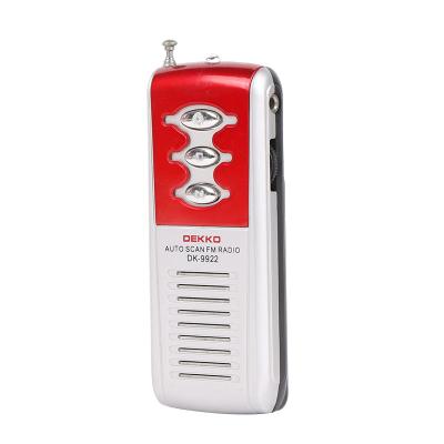 Cina Mini Radio portatile FM 88-108 MHz Autoscanno Radio tascabile incorporato altoparlante in vendita