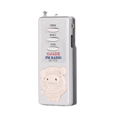 Cina OEM Mini FM Radio altoparlante UM3 * 2 Mini Radio tascabile a batteria con altoparlante in vendita