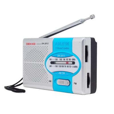 중국 슬라이버 골든 OEM AM FM 스테레오 휴대용 라디오 지원 이어폰 FM88-108MHz AM530-1600KHz 비상 상황 이상 판매용