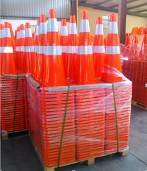 China red Reflective Film pvc safety cone 70cm Height No Discoloration One Or Two Characteristic for sale