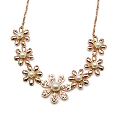 China Rose Gold Plated Fashion Jewelry Necklaces Lovely Flower Shaped Necklace for sale