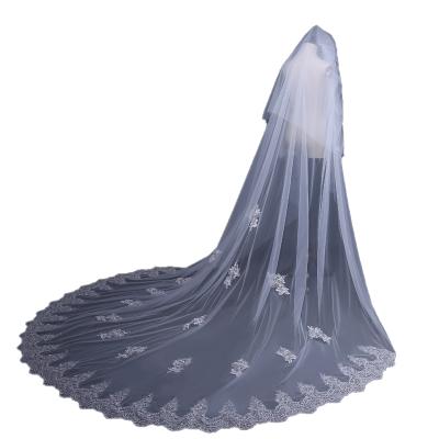 China 3M Two Tier Lace Cut Edge Tulle Traditional Cathedral Semi Edged Lace Long Luxury Wedding Veil Bridal Veil In Ivory White With Comb for sale