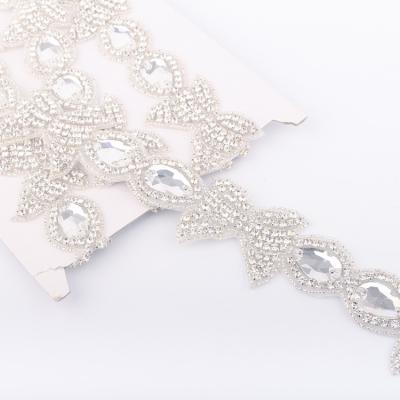 China Bridal Rhinestone Pearl Home Decoration Bling Bling Textile Trim Silver On A Bun for sale