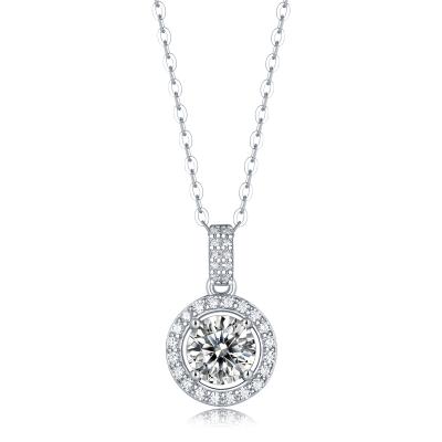 China Environmental Friendly Silver Korean Moissanite Necklace 1/2 Carat Ladies Style Moissanite S925 Necklace for sale