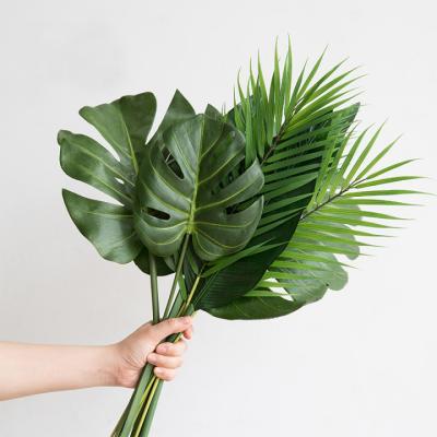 China Eco-friendly artificial leaves lowest wholesale price factory artificial palm leaves for stage decoration with factory for sale