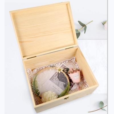 China Aseptic Unfinished Wooden Box with Hinged Lid and Front Clasp, Natural Pine Wood Boxes for sale