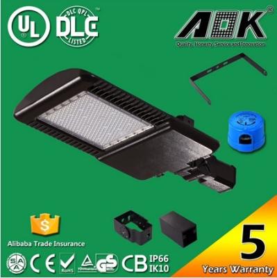 China Aluminum UL DLC 400 Watt Metal Halide Replacement , 200watt Led Parking Lot Flood Lights for sale