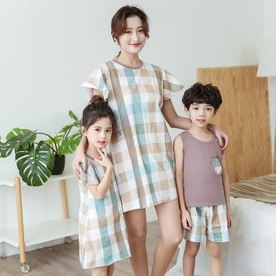 China Anti Wrinkle Anti Wrinkle China Factory Matching Outfits 100% Cotton Mother And Son Cute Short Sleeve Family Dress for sale