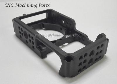 China Aluminio 6061 de la máquina del CNC de AXIS del negro 5 anodizado para el componente electrónico modificado para requisitos particulares en venta