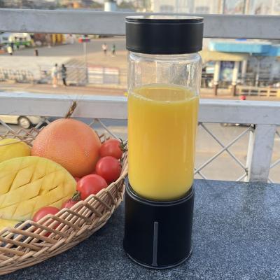 China Mini Car Customized Color USB Rechargeable Personal Juicer Portable Mini Blender Battery Shaker Machine for sale