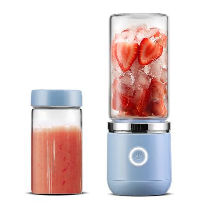 China Portable Car 3.7V USB Rechargeable Personal Size Smoothie Juicer Blenders Mini Small Blender Cup for sale