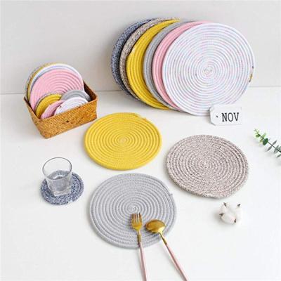 China Sustainable Cotton Yarn Weave Pot Racks Stylish Coasters Set Mats Sets, Tripods, Hot Pads, Spoon Rest For Cooking And Baking for sale