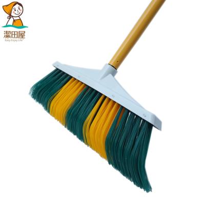 China Outdoor curved bristle all around garden rake broom for sale