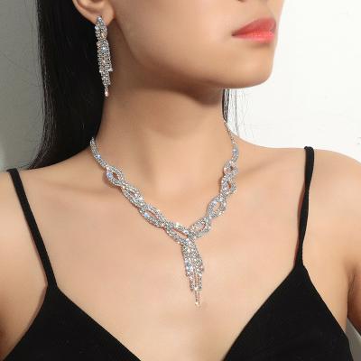 China New JS Valentine's Day Gift TRENDY Fashion Necklace Earrings Set Rhinestone Clavicle Necklace Jewelry Diamond Wedding Braided Set for sale