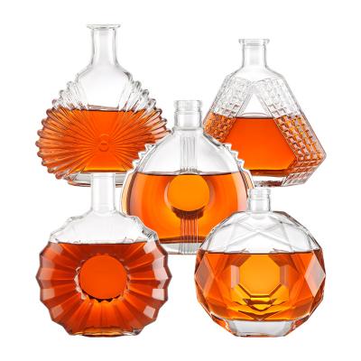 China Beverage Packing OEM Crystal White 500ml 700ml 750ml Wine Liquor XO Gin Rum Brandy VODKA Hot Selling Bottles From China for sale