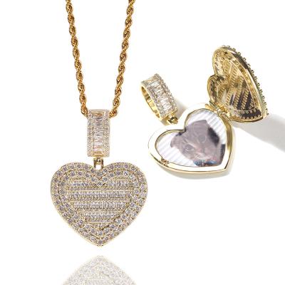 China Heart Shaped Large Size Photo Pendant Iced Out Zircon Zircon Hip Hop Fashion Pendant Jewelry Can Be Opened for sale