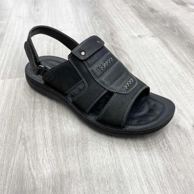 China Custom Genuine Leather Men's Massage Sandals Summer Flat Men's Massage Fashion Popular Men's Sandals Sandals for sale