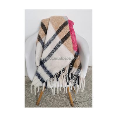 China 2022 new design 100% polyester woven fashion lady latest autumn winter carpet blanket scarf men shawl poncho for sale