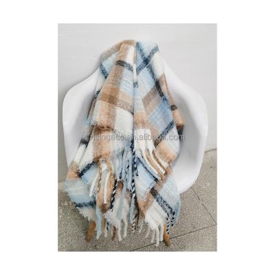 China 2022 new design 100% polyester woven fashion lady latest autumn winter carpet blanket scarf men shawl poncho for sale