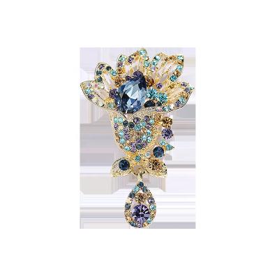 China Fashion Fashion Creative Luxury Custom Design Jewelry 18k Gold Rhinestone Alloy Crystal Flower Brooch for sale