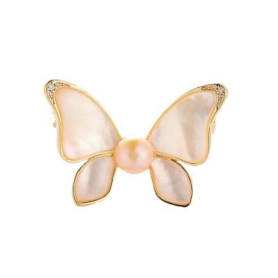 China Fashion Individualization Designer Jewelry 18K Gold Zircon Animal Butterfly Brooch Popular Luxury Popular Shell Cooper Animal Butterfly Brooch Bead For Women for sale