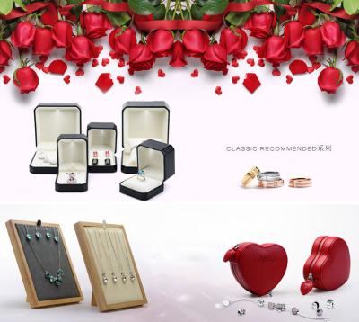 China Luxury Appearance Jewelry Box With Light , Watch Jewelry Box Compact Dimension for sale