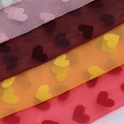 China 35gsm Memory Nylon Polyester Flocking Organza Fabric For Scarf Organza Curtain Fabrics Like Hearts Pattern for sale