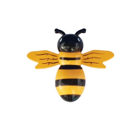 China Quick Response Time Household Garden Wall Bee Shape Indoor Outdoor Thermometer for sale