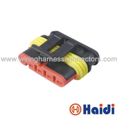 China Conectores negros del alambre del coche de los conectores plásticos del alambre eléctrico de PBT 282089-1 en venta