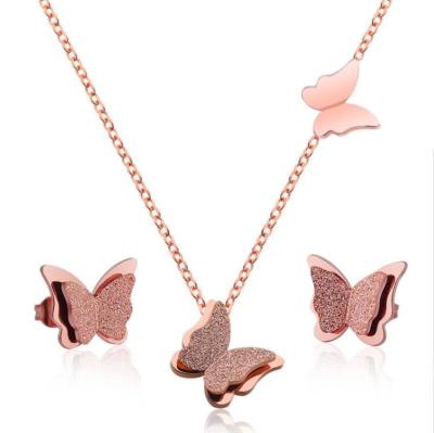 China Nickel Free Lead Free Fashion Stainless Steel Cute 3D Butterfly Pendant Necklace Gold Plated Double 3D Butterflies Choker Necklace for sale