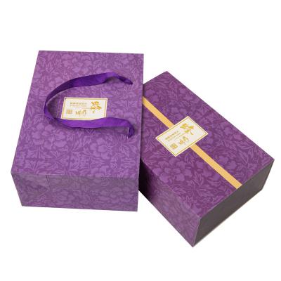 China Recyclable Custom Packaging Paper Boxes Drawer Box With Handbag for sale