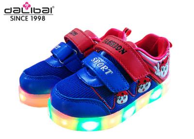 China Non Slip Glowing Luminous Trainers Kids Lighted Shoes , Custom LED Shoes With Lights For Kids for sale