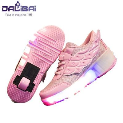 Chine Les enfants de chaussures de sport des tissus LED de filles menés allument des chaussures de rouleau de patin à vendre