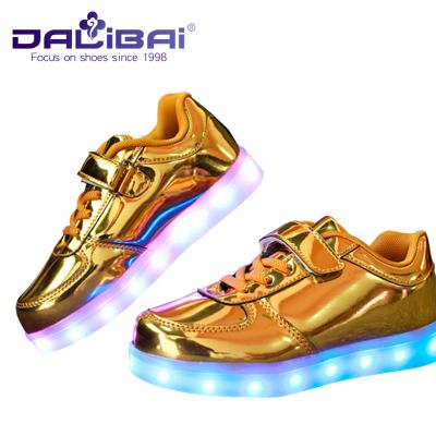 China La parte superior fresca de la PU llevó enciende para arriba los zapatos para los hombres, zapatillas de deporte rojas del oro de la astilla con las luces en venta