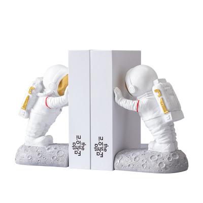 China Simple and creative bookcase porch folder ends book character astronaut minimalist desktop bookends decorative for sale