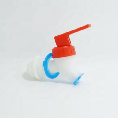 China Modern plastic water tap with cover for water tank use for sale