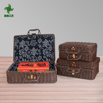 China Huangtu sustainable hot-selling hand-woven plastic rattan picnic gift basket&&empty basket&empty suitcase for sale