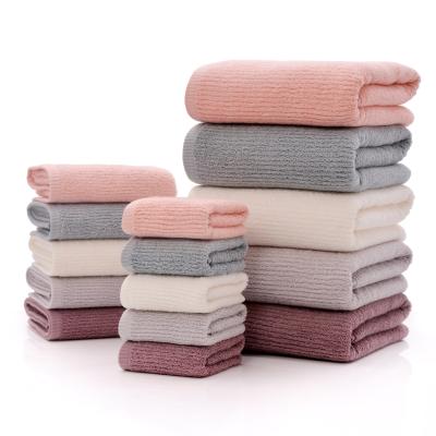 China Disposable Striped Bath Towel Multi Purpose Square Customize Logo Available Hotel Towels Bath 100% Cotton for sale