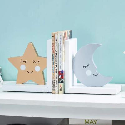 China Book Satnd Bedroom Decoration Cute Cartoon Design Wooden Bookends For Kids for sale