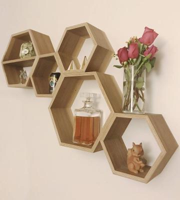 China DIY Solid Wood Decoration Storage Racks Wall Decor 5 Piece Hexagonal Floating Shelf for sale