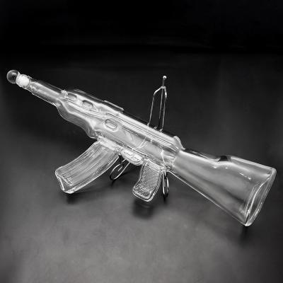 China Viable Amazon customized 800ml ak 47 vidro gun shape decanter set for sale