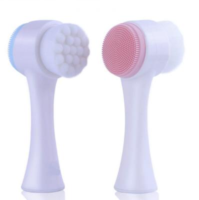 China 2022 Hot Sale Long Handle Facial Cleaning Brush Soft Nylon Face Long Handle Deep Cleansing Brush Wholesale for sale