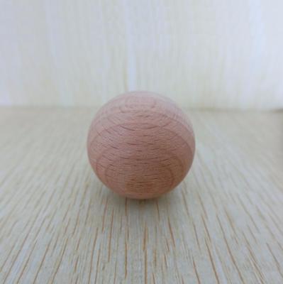 China Natural Soild 30mm Wooden Decorations DIY Wooden Ball Eco - Friendly for sale