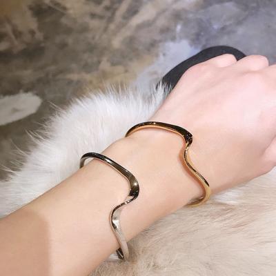 China New Vintage 2022 Stainless Steel Jewelry 18K Gold Plated Simple Opening Bracelets Women Bracelets Temperament Wave Sense Gift for sale