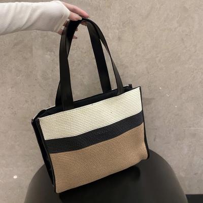 China Fashion Wholesale Women's Beach Bag Women's Handbags Braided Paper Ladies Handbags for sale