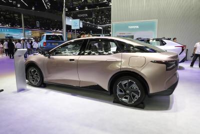 China Toyota BZ3 eléctrico puro coche de la rueda delantera conducción de 300 millas de alcance en venta