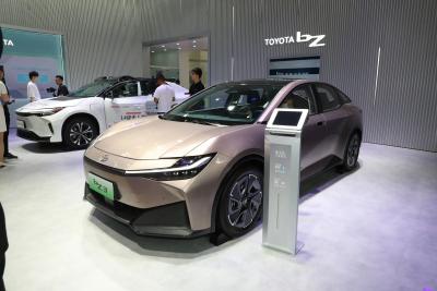 中国 高級トヨタ BZ3 電動車 5席 純電動 184馬力 販売のため